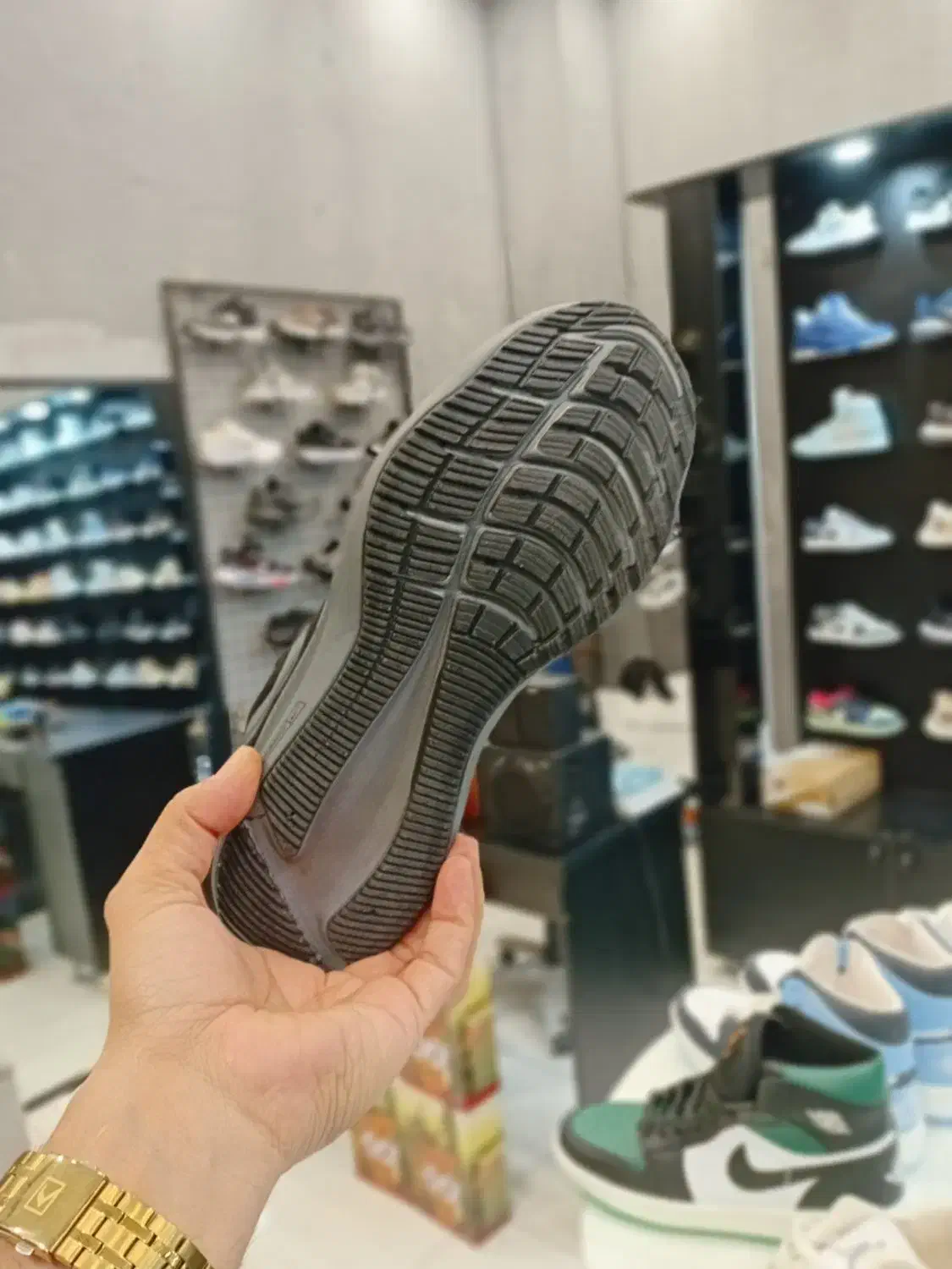 نایک رانینگ مشکی طوسی|کیف، کفش، کمربند|فریدون‌کنار, |دیوار