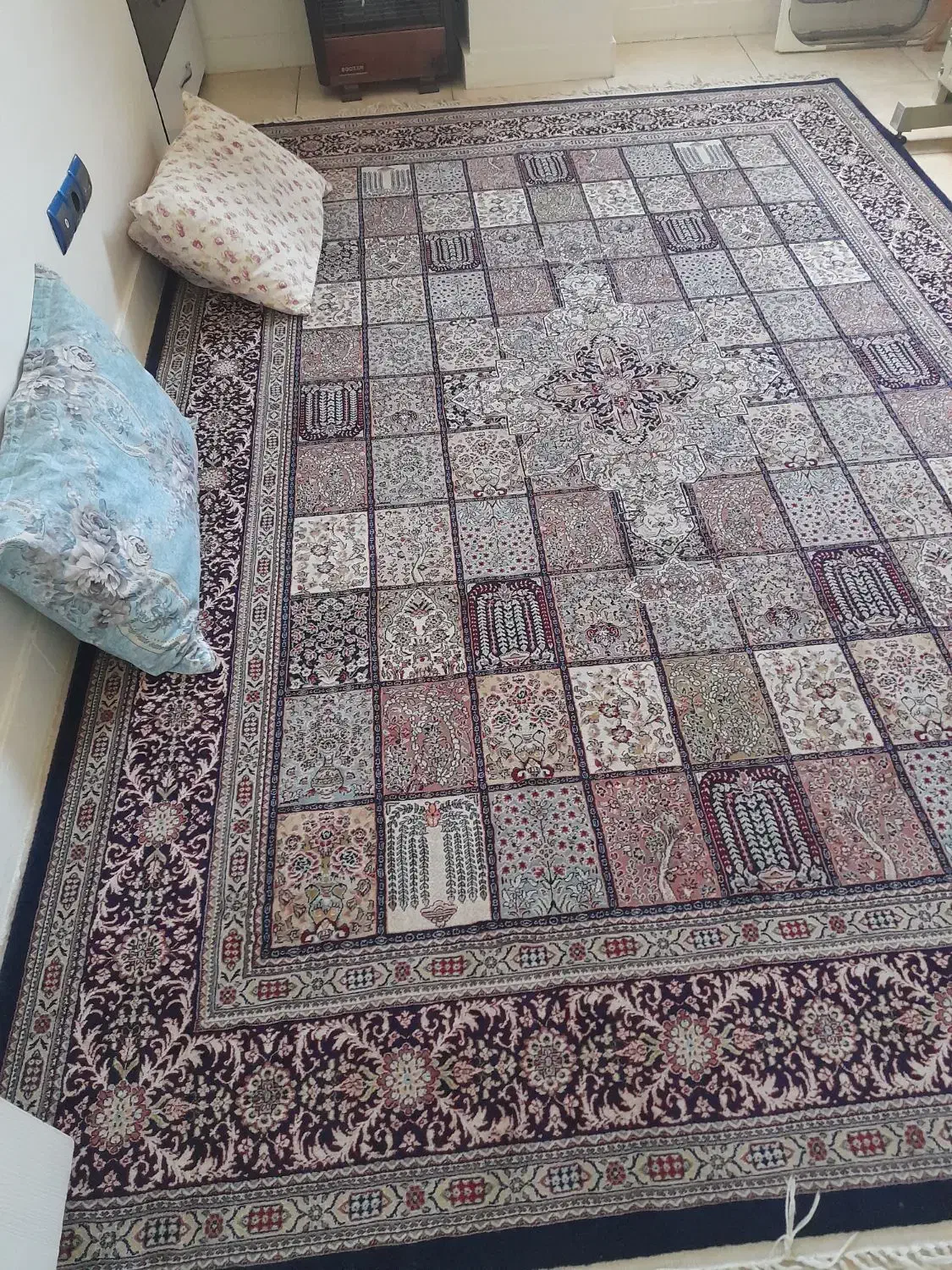 فرش ۷۵۰ شانه ۲۵۰۰ تراکم زمینه سرمه ای|فرش|پاکدشت, شهرک امام رضا|دیوار