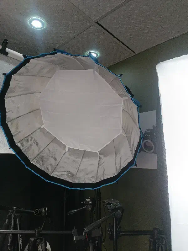 سافت باکس پارابولیک ۹۰سانت پرتابل حرفه ای گرید دار|دوربین عکاسی و فیلم‌برداری|مشهد, اقبال|دیوار