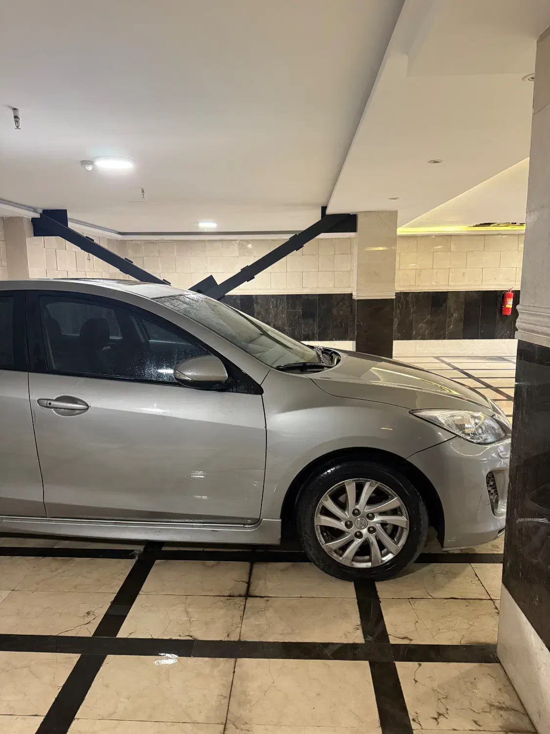 مزدا ۳ نیو|خودرو سواری و وانت|تهران,  امام زاده قاسم (نیاوران)|دیوار