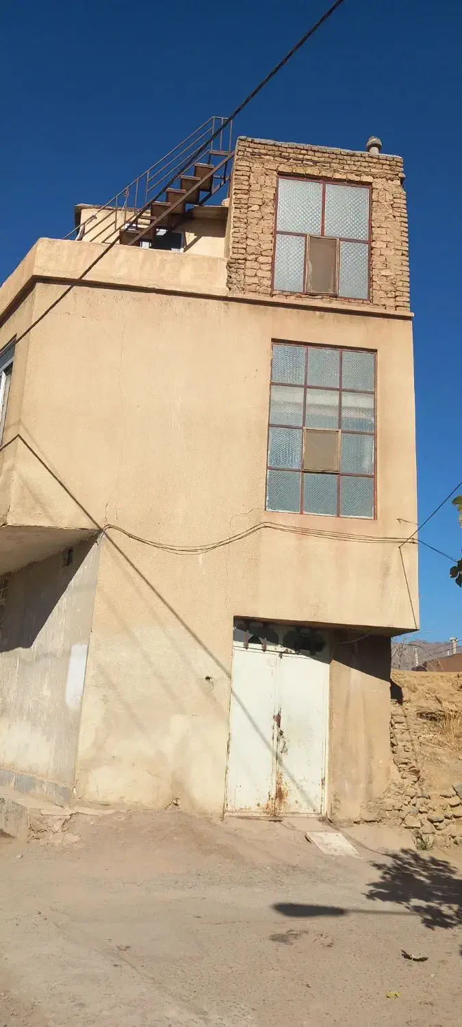 فروش ۳ دانگ از خانه ی سه طبقه چشمه خواجه|فروش خانه و ویلا|نطنز, |دیوار