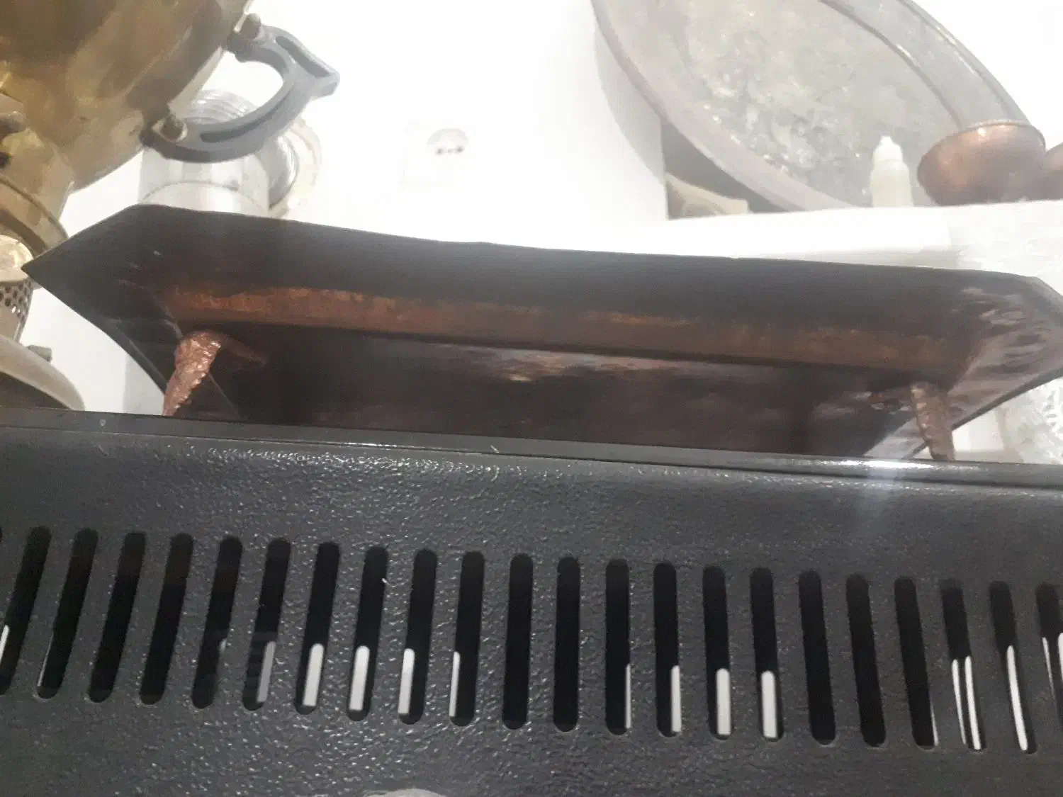 سینی مسی بسیار قدیمی|کلکسیون اشیاء عتیقه|سبزوار, رضوی|دیوار