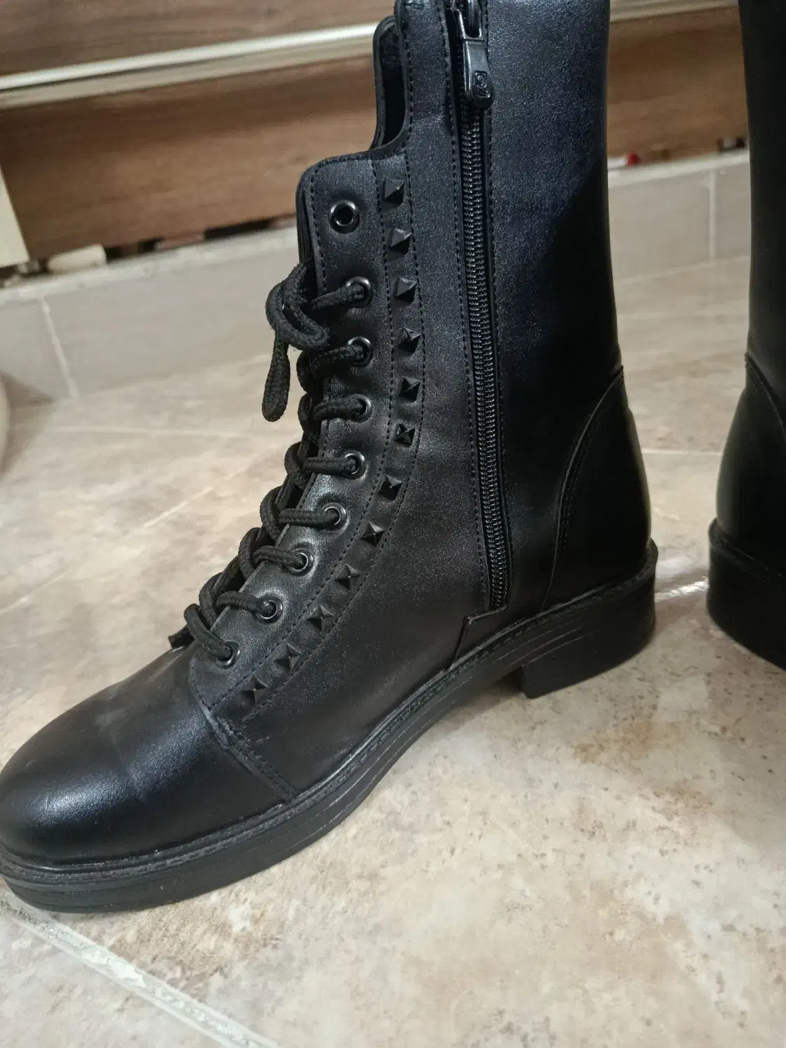 نیم بوت زنانه نو نو هستش اصلا استفاده نشده|کیف، کفش، کمربند|کاشمر, |دیوار