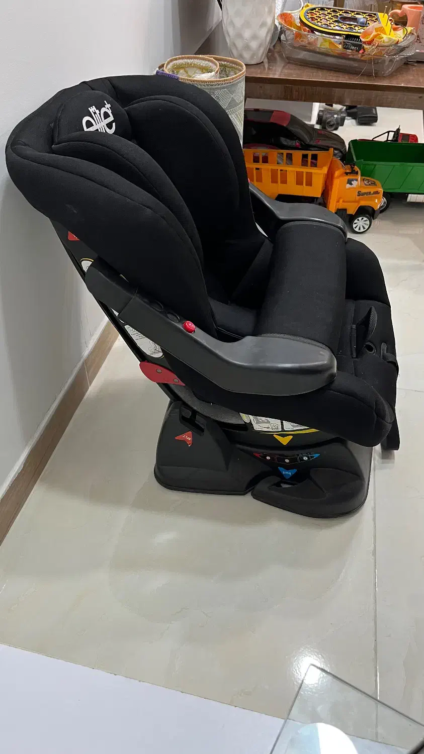 صندلی ماشین کودک|تخت و صندلی بچه|لاهیجان, گلستان|دیوار