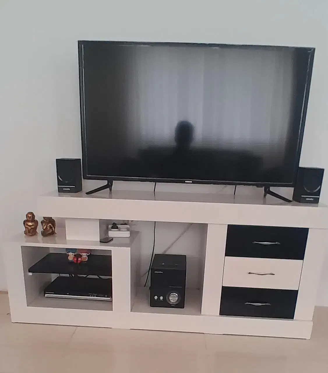 میز تلوزیون|میز تلویزیون|نیشابور, شهرک ولیعصر|دیوار