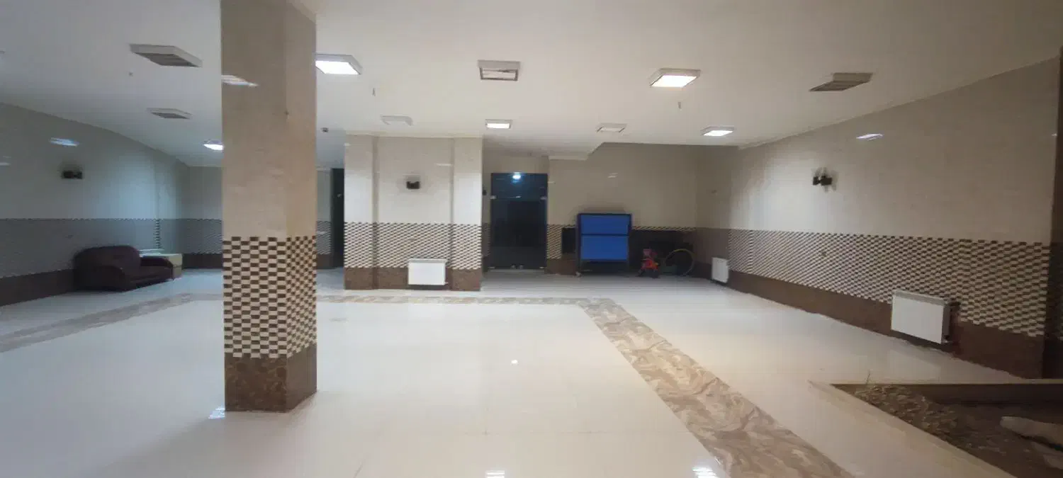 ۲۷۰متر زیرزمین برحکیم نظامی مناسب باشگاه وارایشگاه|اجارهٔ دفتر کار، اتاق اداری، مطب|اصفهان, جلفا|دیوار