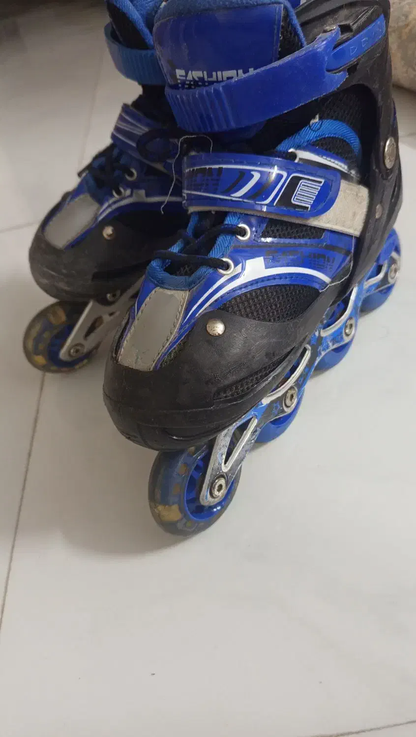 کفش اسکیت تمیز و سالم مفت|دوچرخه، اسکیت، اسکوتر|مشهد, سمزقند|دیوار