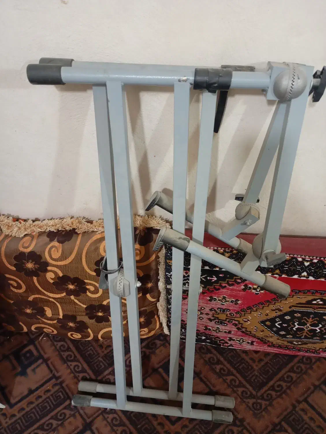 پایه دوطبقه|پیانو، کیبورد، آکاردئون|خمیر, |دیوار