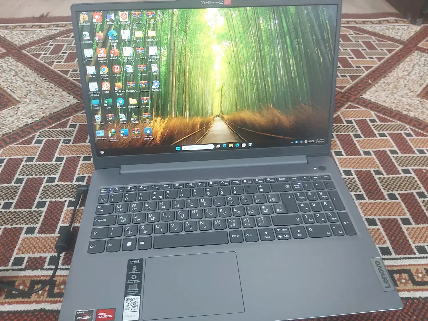 لپتاپ Lenovoهمراه با تمامی لوازم|رایانه همراه|مشهد, سیس‌آباد|دیوار