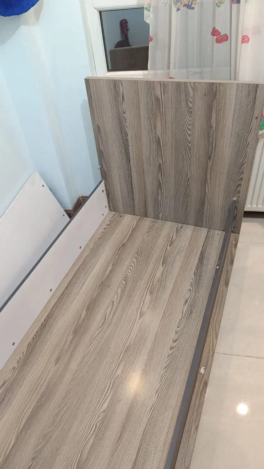 تخت خواب نوجوان برند|تخت و سرویس خواب|زاهدان, |دیوار