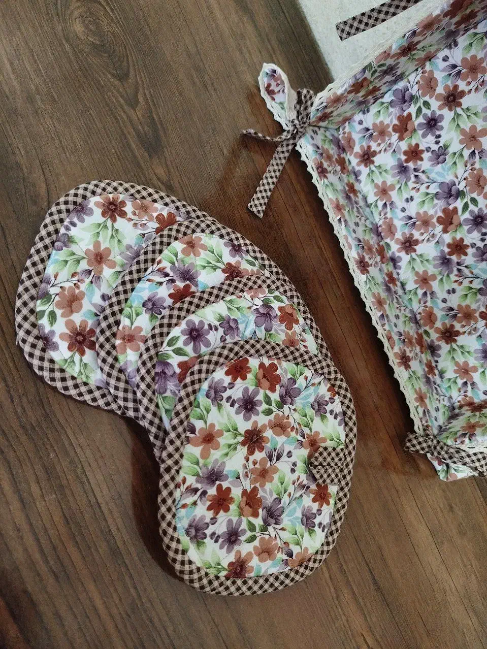 دوخت سرویس آشپزخانه جهیزیه عروس|سفره، حوله، دستمال آشپزخانه|یزد, |دیوار