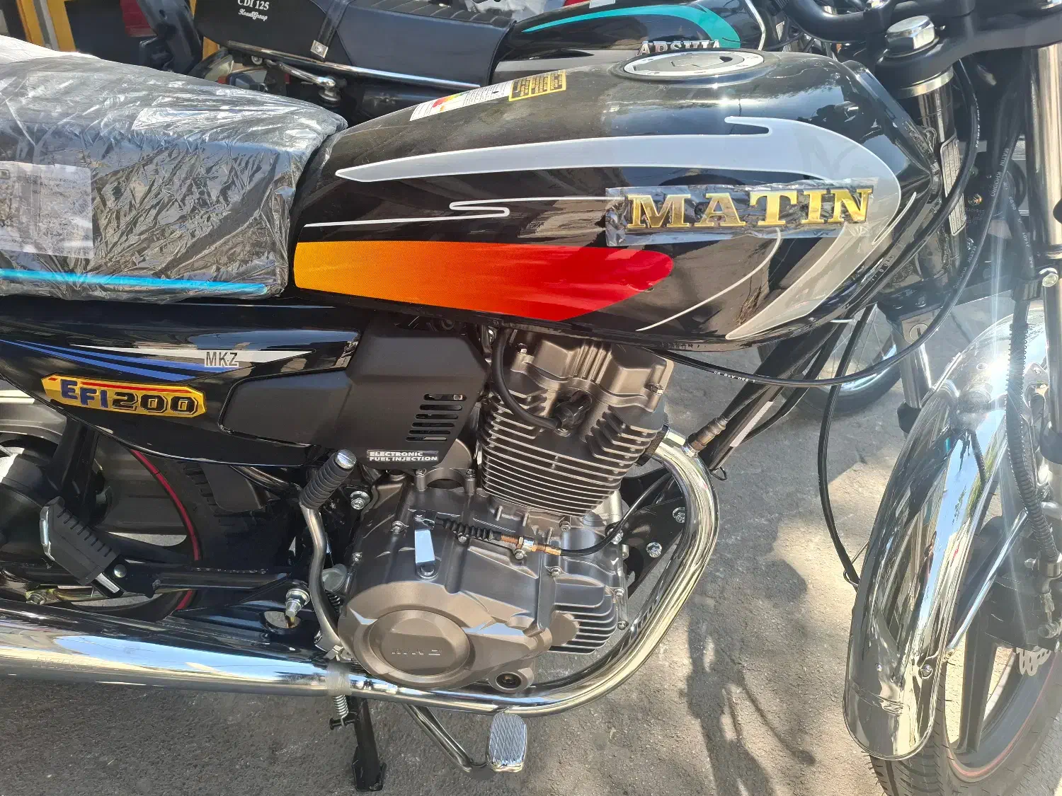 متین سنین ۲۰۰ سی سی|موتورسیکلت|اراک, |دیوار