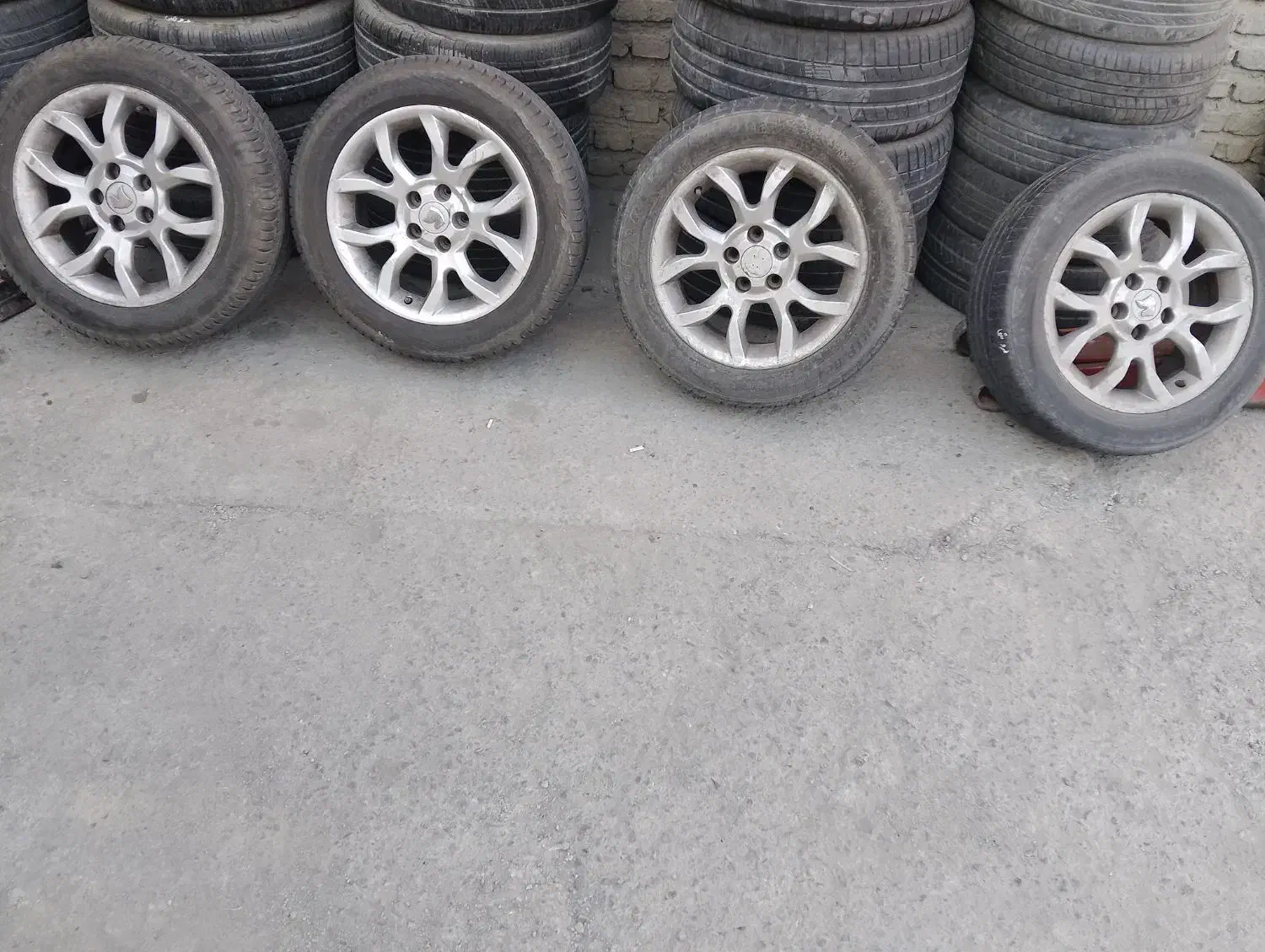 رینگ و لاستیک|قطعات یدکی و لوازم جانبی|سلماس, |دیوار