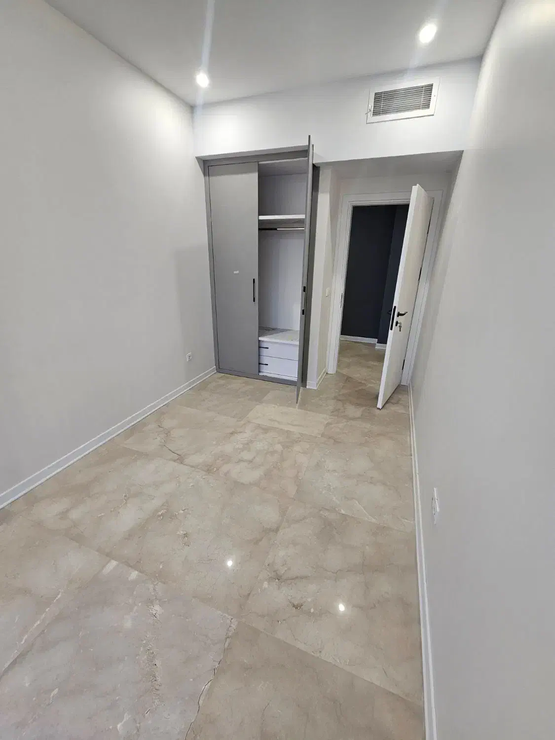 حسین آباد نوساز کلید نخورده ۱۰۵ متر