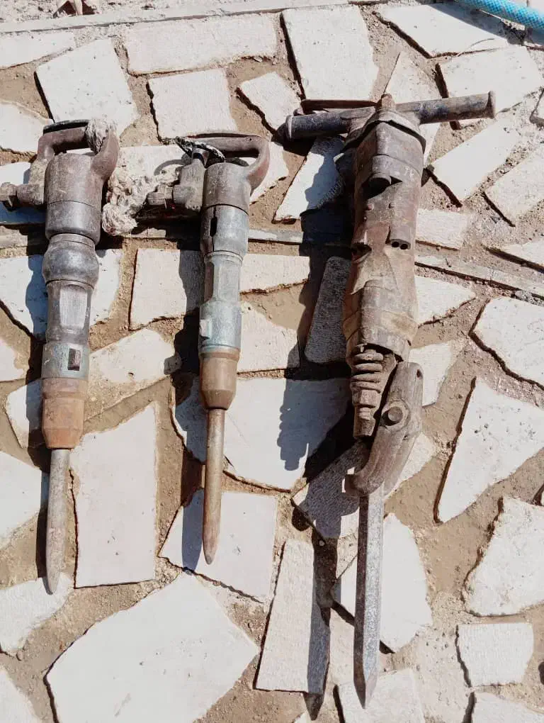 کمپرسور باد حفاری شش سیلندر با پیکور و شیلنگ|ماشین‌آلات صنعتی|شیراز, زرهی|دیوار