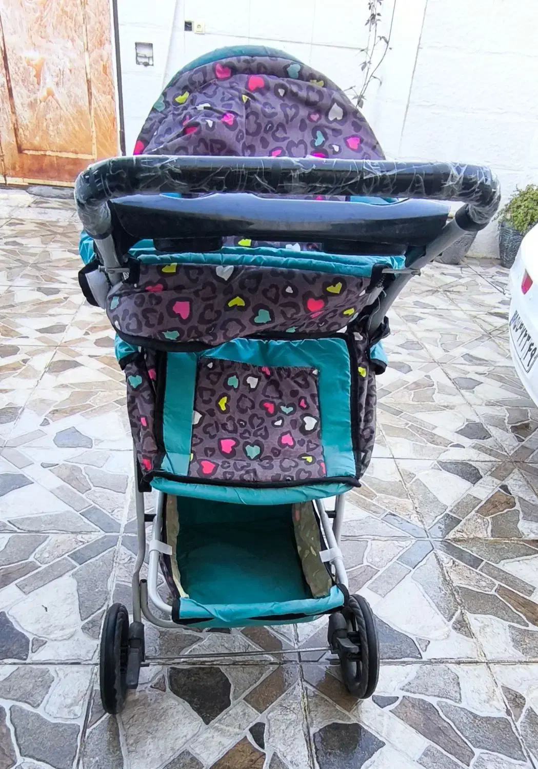 دو عدد کالسکه در حد نو|کالسکه و لوازم جانبی|دوگنبدان, |دیوار