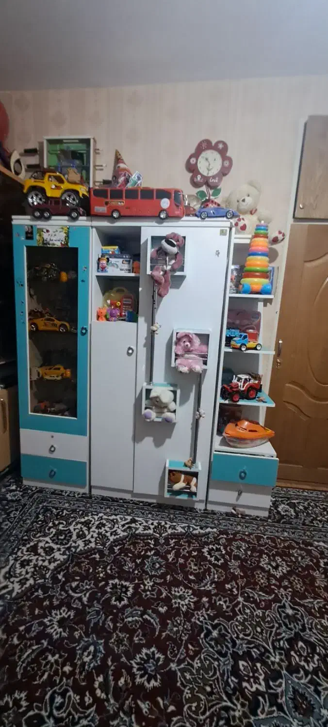 تخت وکمد|تخت و سرویس خواب|آبسرد, |دیوار