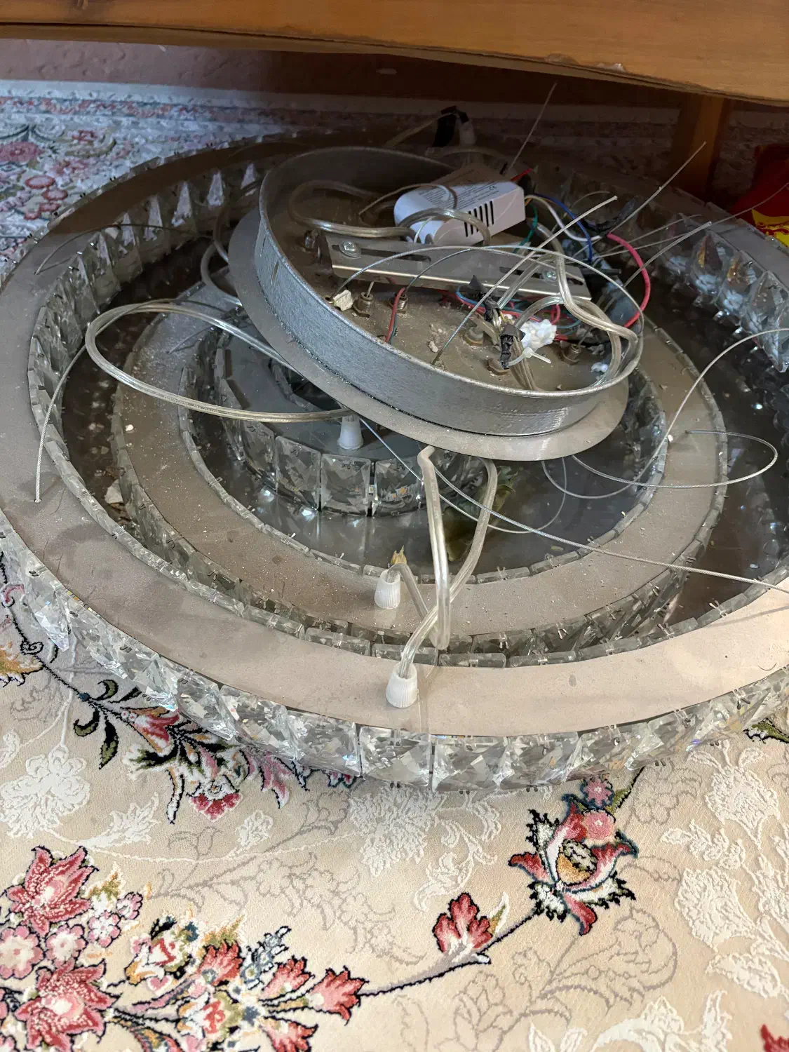 لوستر کاملا نو|لوستر و چراغ آویز|کرج, باغستان|دیوار