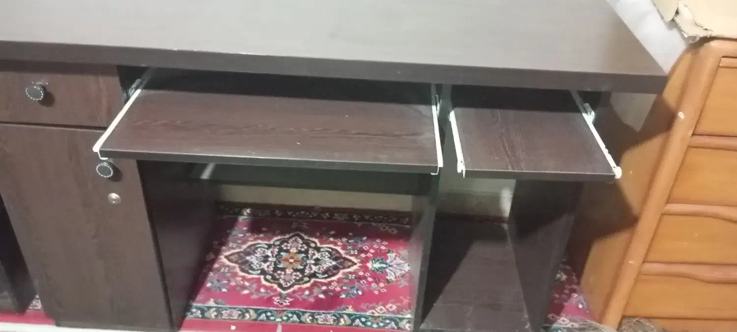 میز|میز تحریر و کامپیوتر|شیراز, وحدت|دیوار