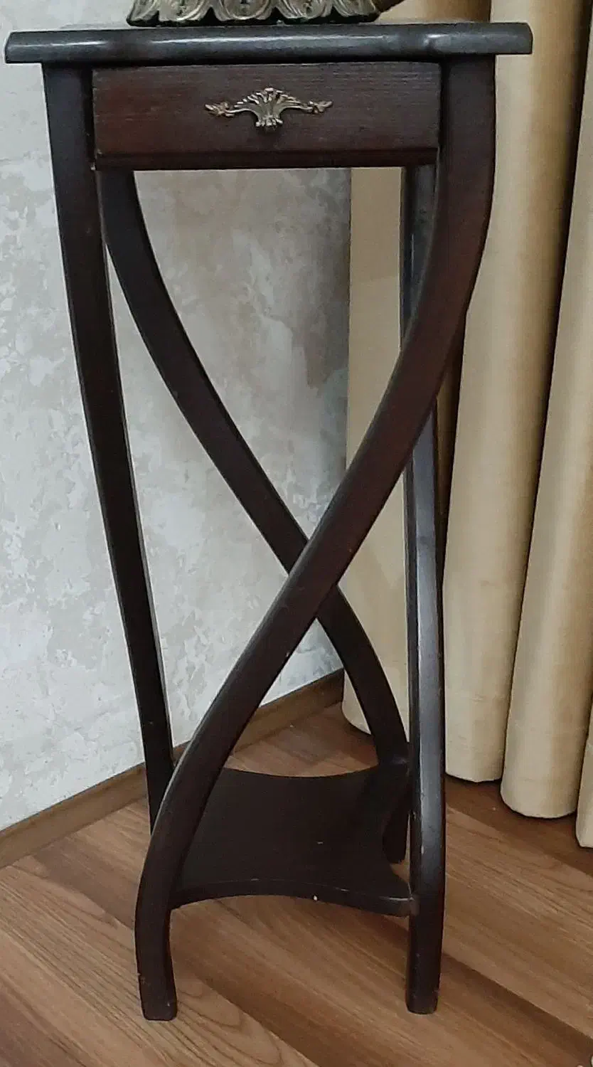 میز تلفن|میز تلفن|میانه, |دیوار