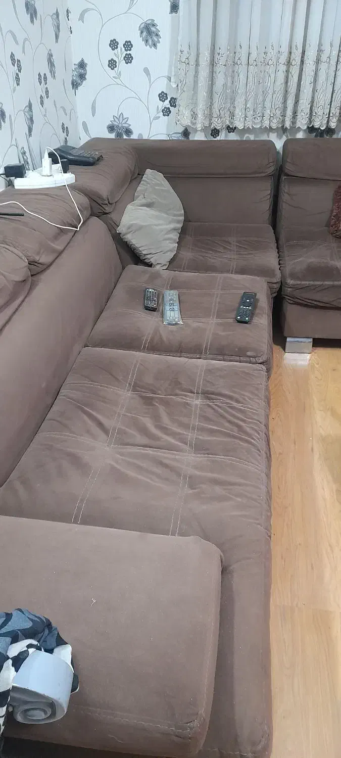 مبل ۷نفره ال قهوه ای|مبلمان خانگی و میز عسلی|پرند, فاز ۵|دیوار