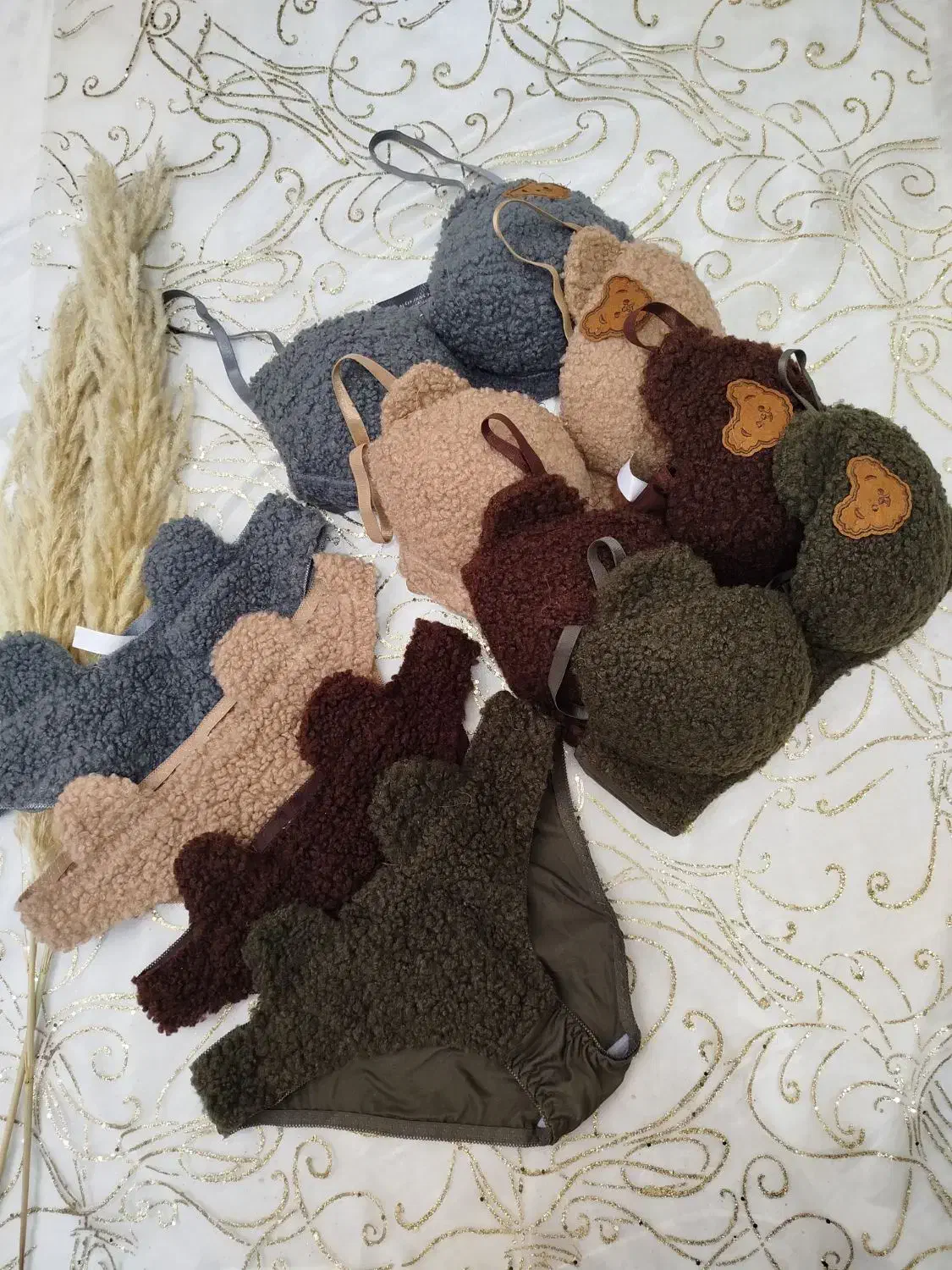 لباس زیر|لباس|قم, آذر (نکویی)|دیوار