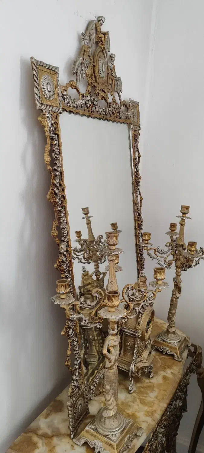 آینه و شمعدان|آینه|اصفهان, سپاهان‌شهر|دیوار