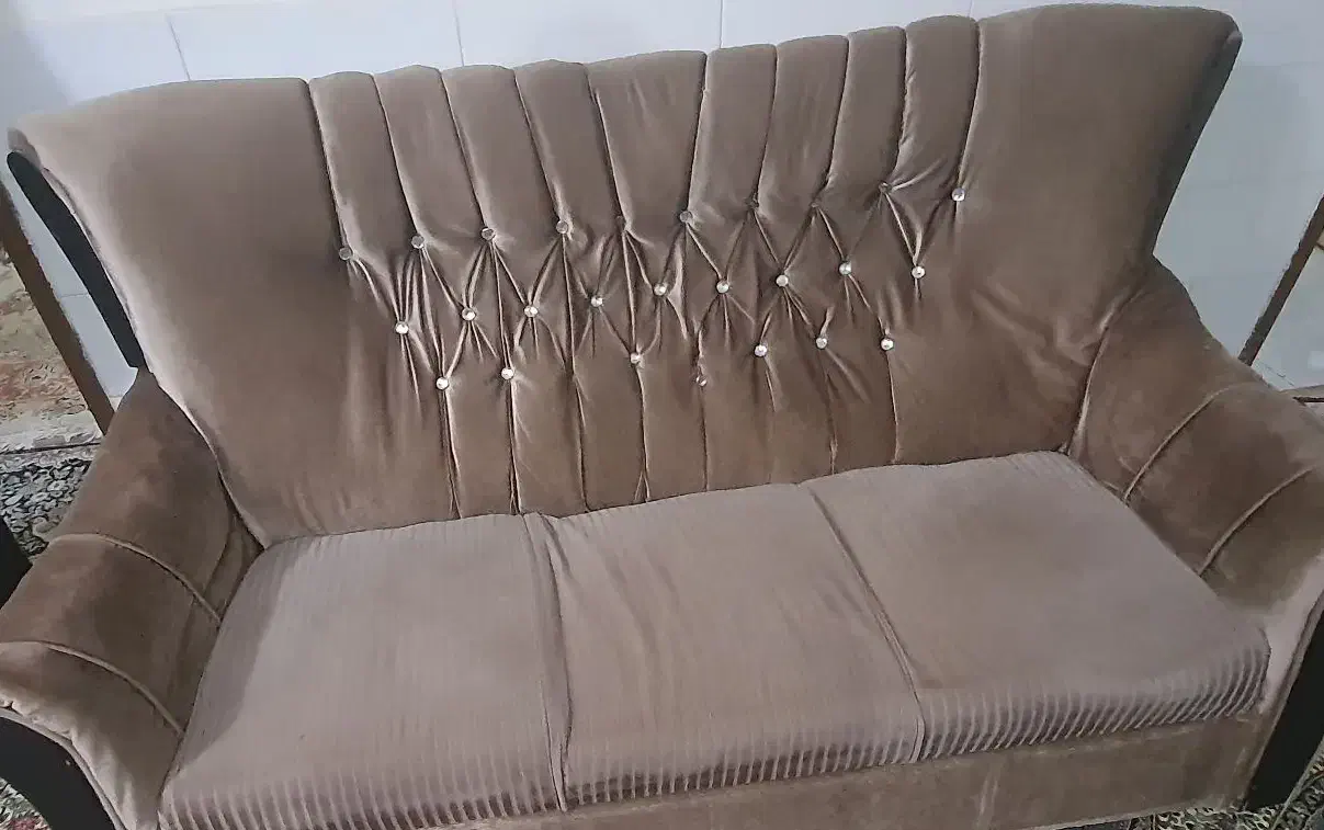 مبل راحتی|مبلمان خانگی و میز عسلی|بافت, |دیوار