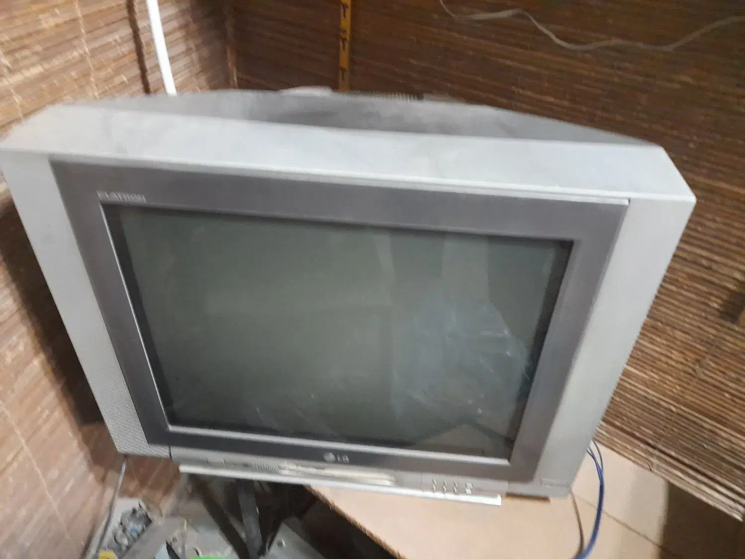 تلویزیون ال‌جی تمیز سالم باکنترل|تلویزیون و پروژکتور|قائن, |دیوار