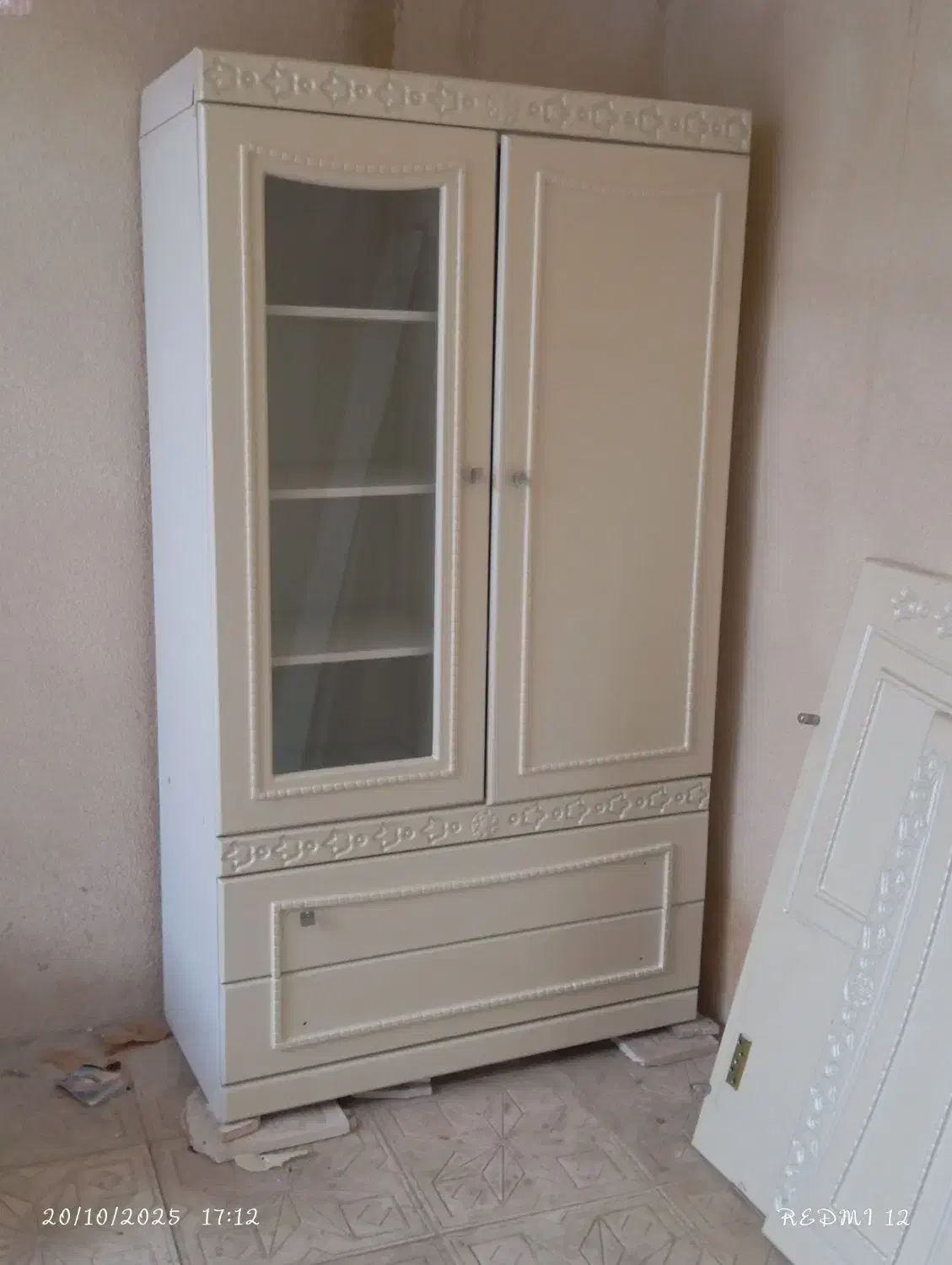 کمد لباس و تخت|جاکفشی، کمد، دراور|همدان, |دیوار