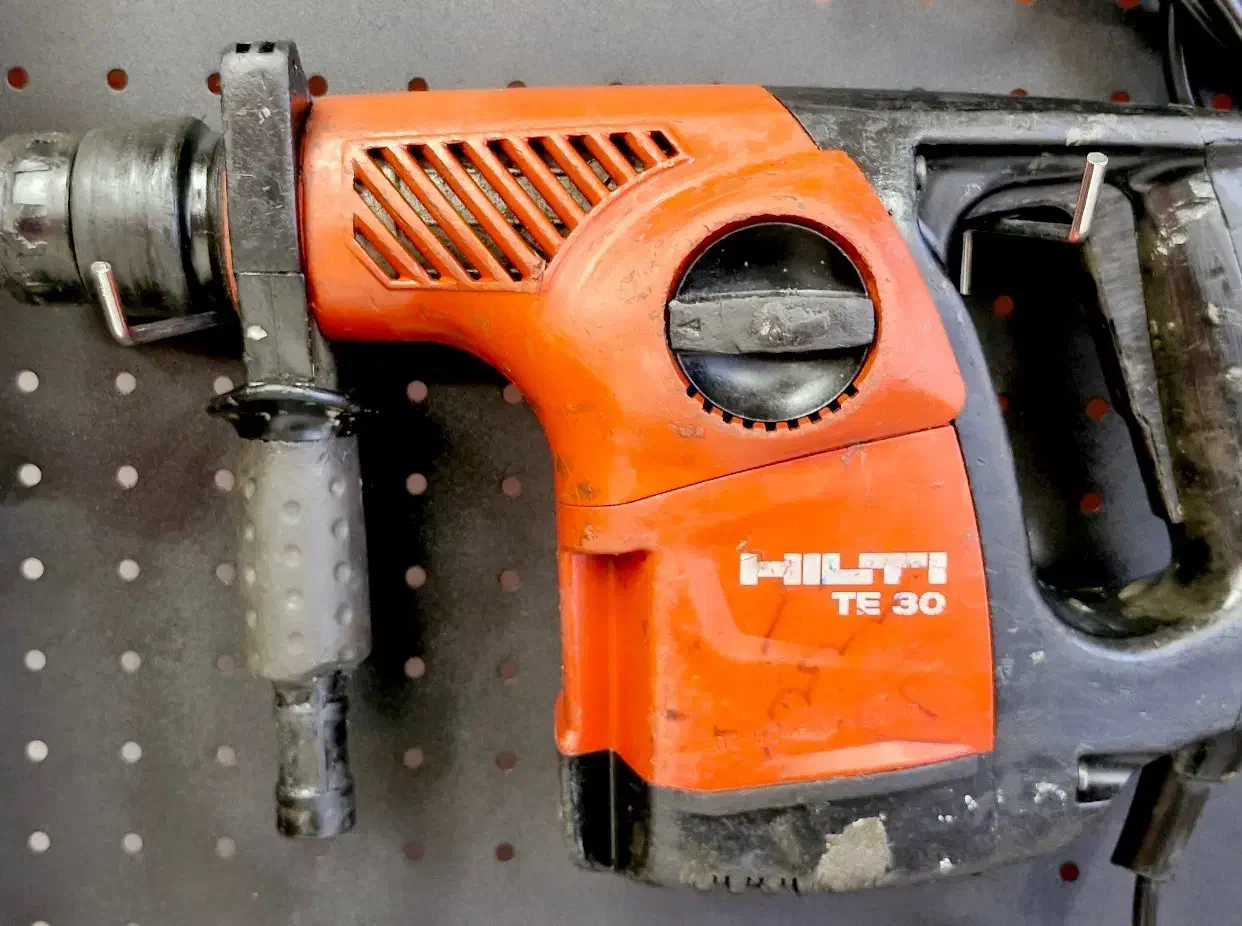 دریل سه حالته هیلتی te 30|ابزارآلات|تهران, جمال‌زاده|دیوار