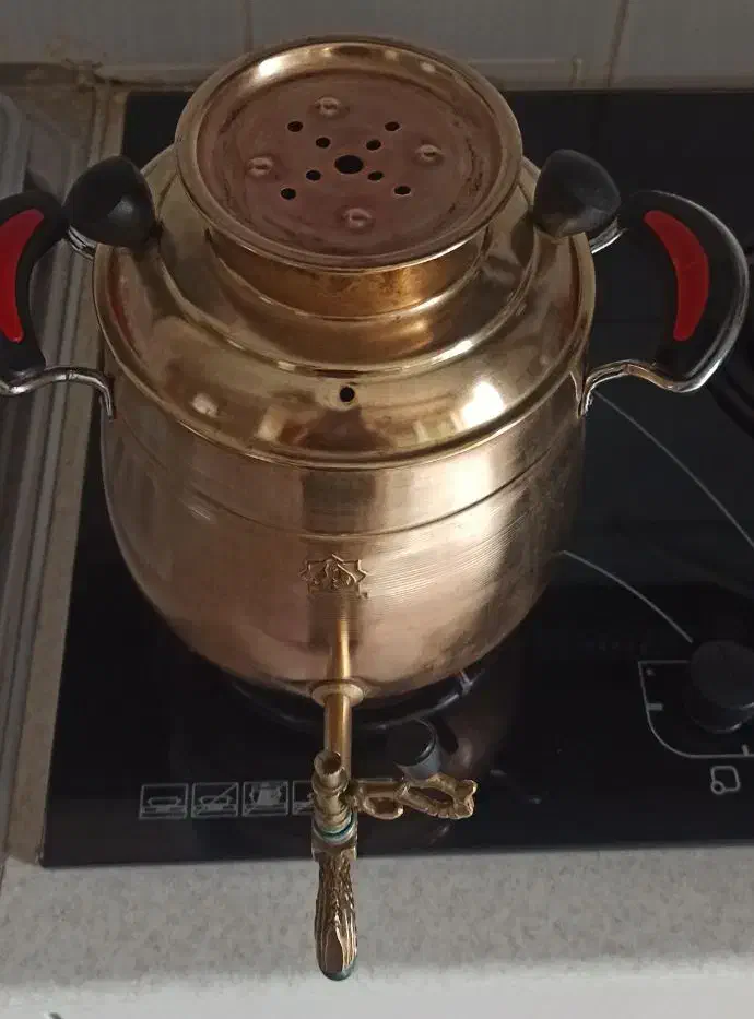 سماور برنجی|قوری، کتری، قهوه‌ساز دستی|پرند, فاز ۶|دیوار