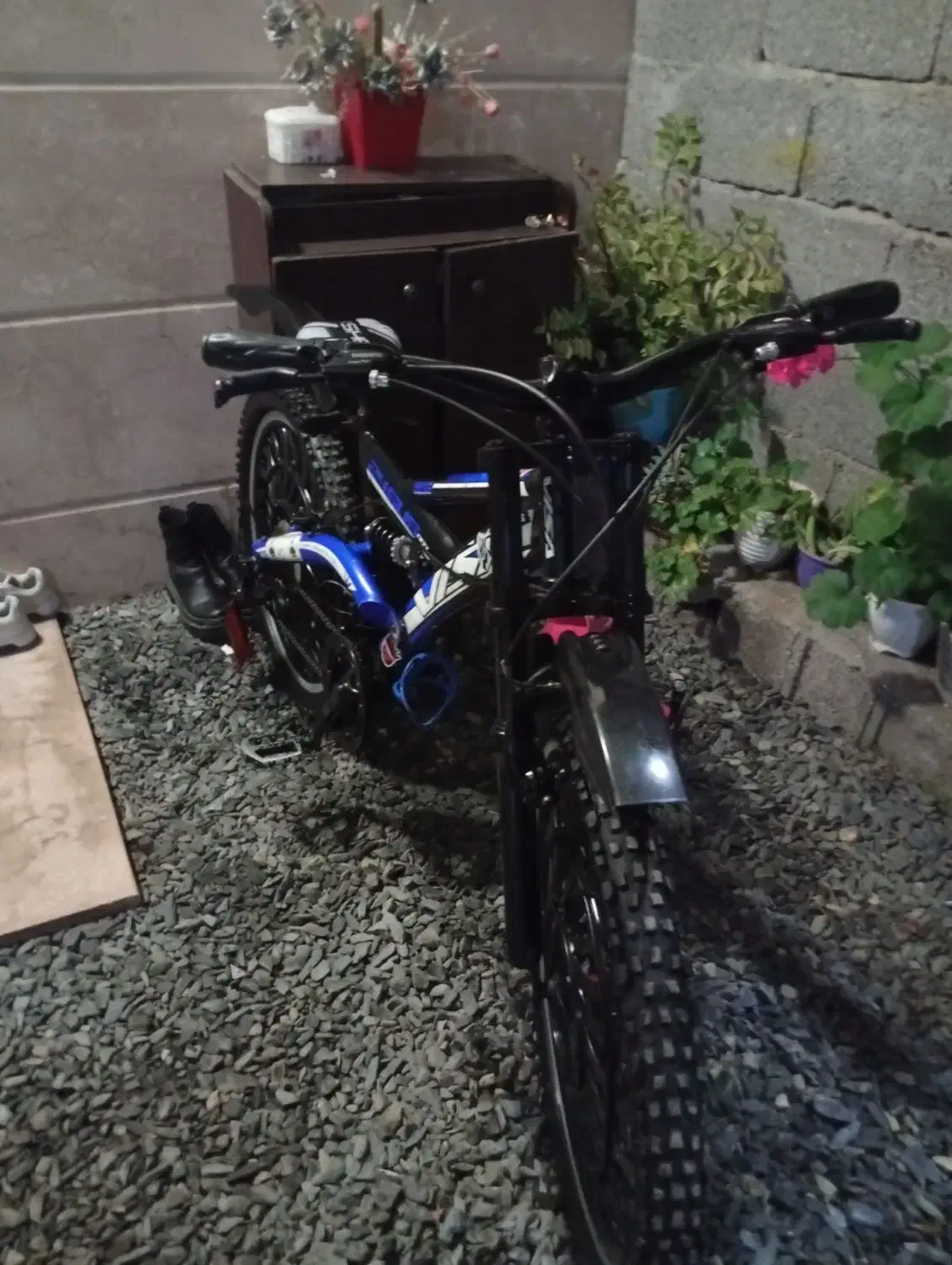 دوچرخه|دوچرخه، اسکیت، اسکوتر|آستانه اشرفیه, |دیوار