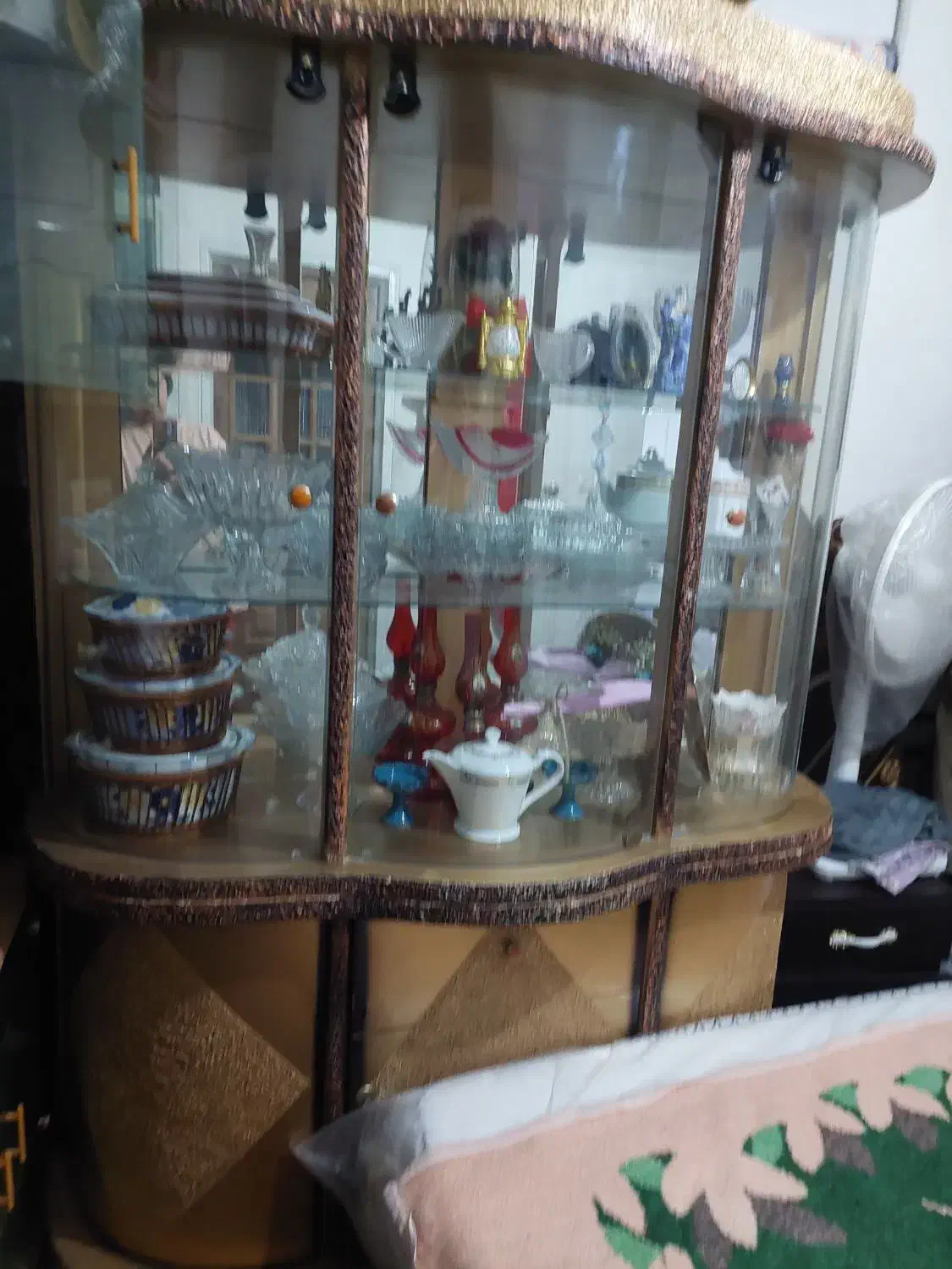 گلدان نونو بوفه وبرج تلویزیون قدیم|بوفه، ویترین، کنسول|بروجرد, |دیوار