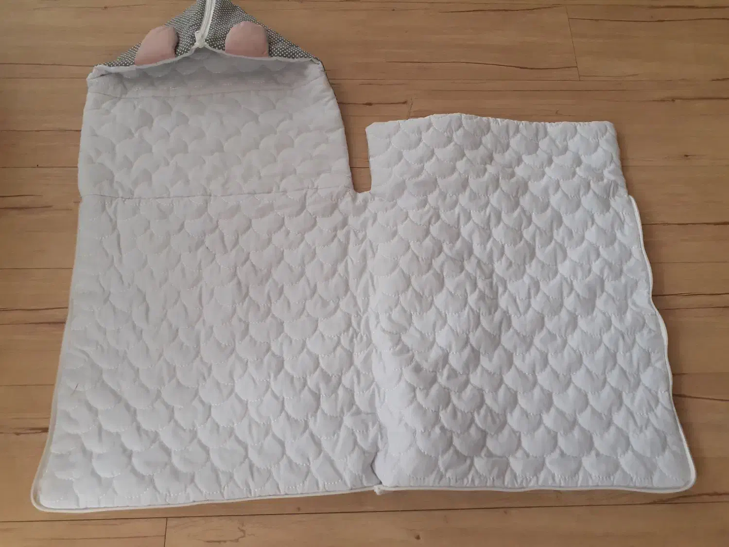 فروش دو عدد قنداق فرنگی|اسباب و اثاث بچه|اصفهان, تیران|دیوار