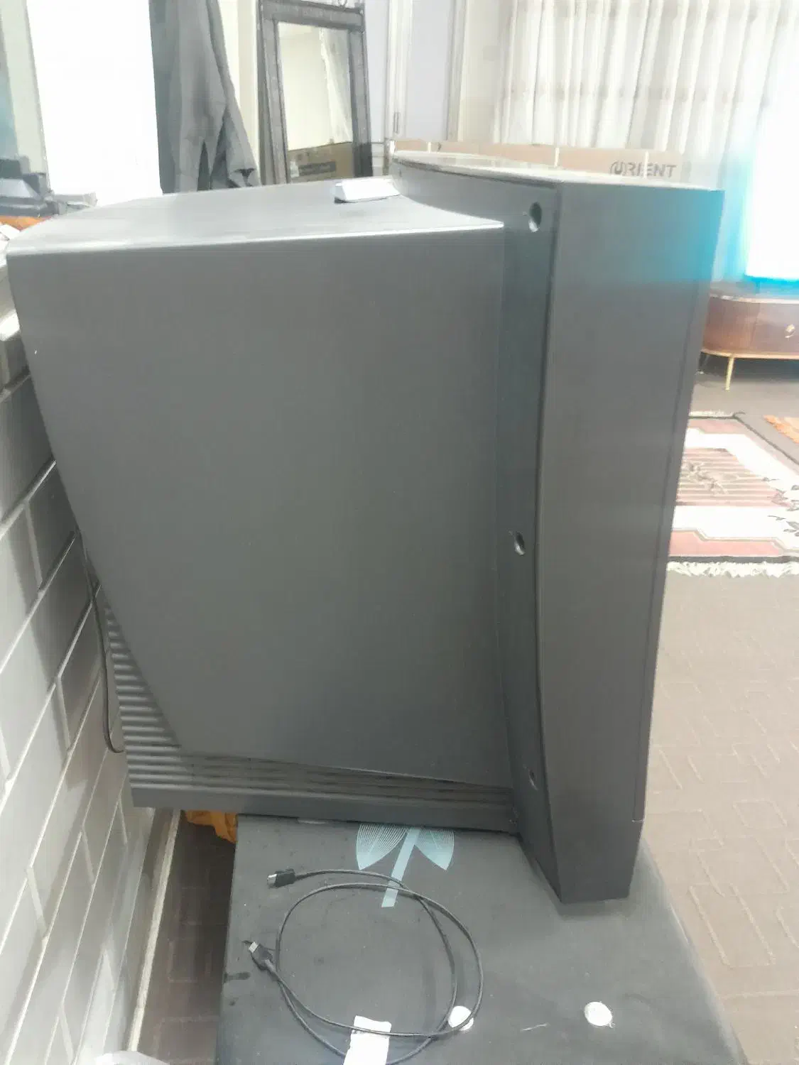 تلویزیون وستل و میز تلویزیون|تلویزیون و پروژکتور|قم, مسجد امام حسن|دیوار