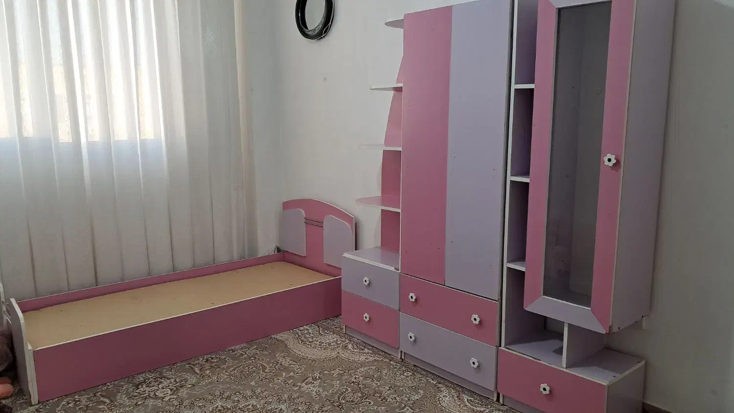 تخت خواب+همراه پایه تشک|تخت و سرویس خواب|جعفرآباد, |دیوار