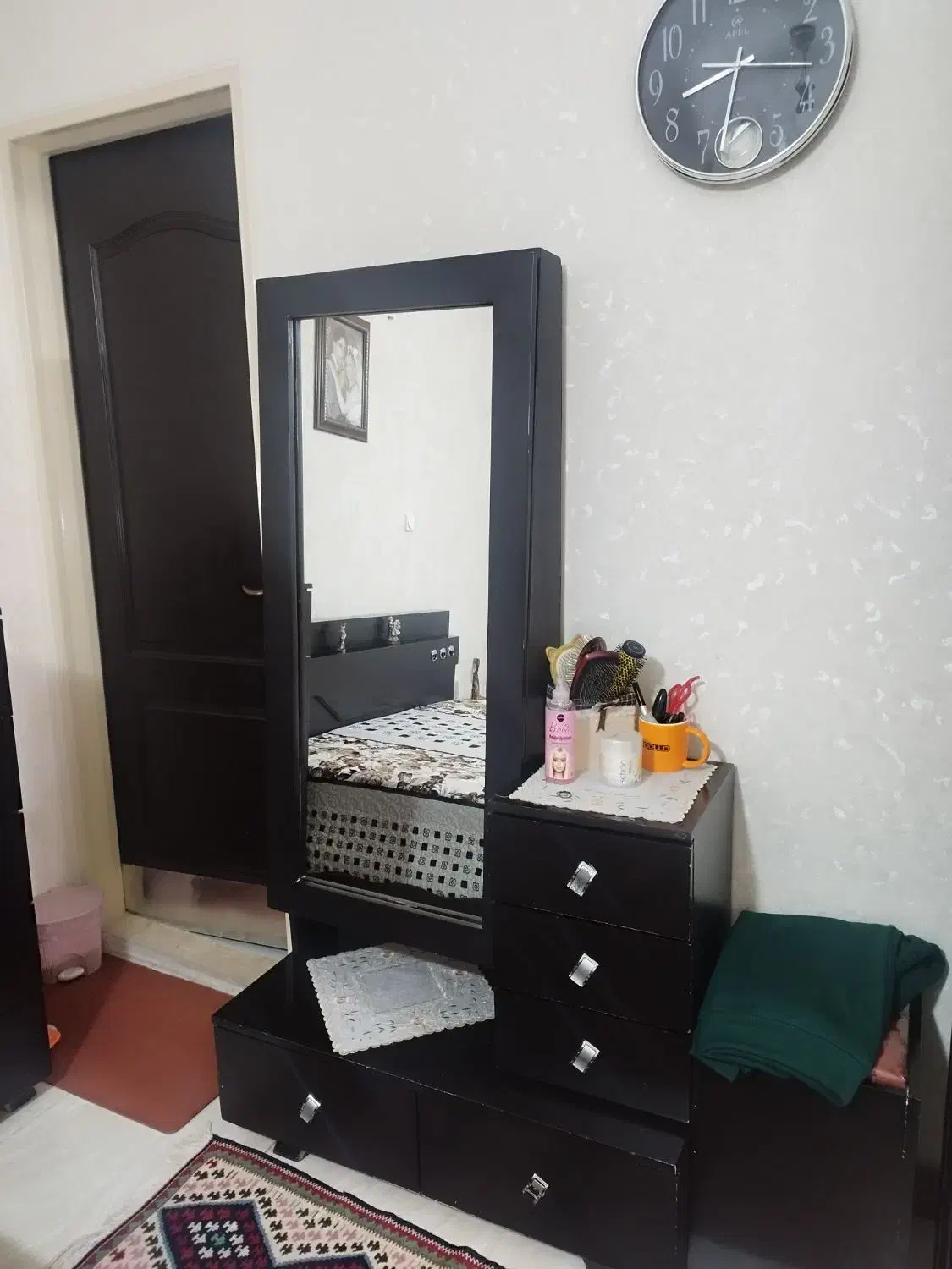 سرویس خواب دو نفره با دو پاتختی و دراور 5 کشو|تخت و سرویس خواب|ملارد, |دیوار