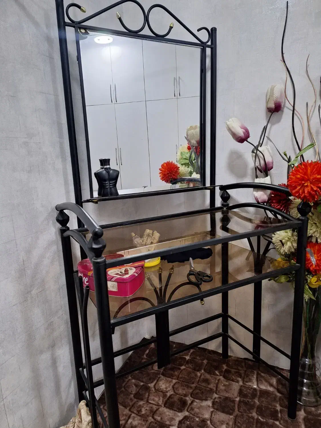 فروش تختخواب و میز آرایش همراه با خوشخواب|تخت و سرویس خواب|خرمشهر, |دیوار