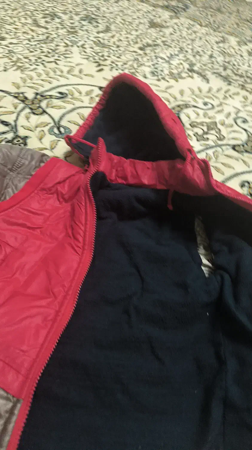 کابشن بچگانه|کفش و لباس بچه|صدرا-فارس, فاز ۲|دیوار