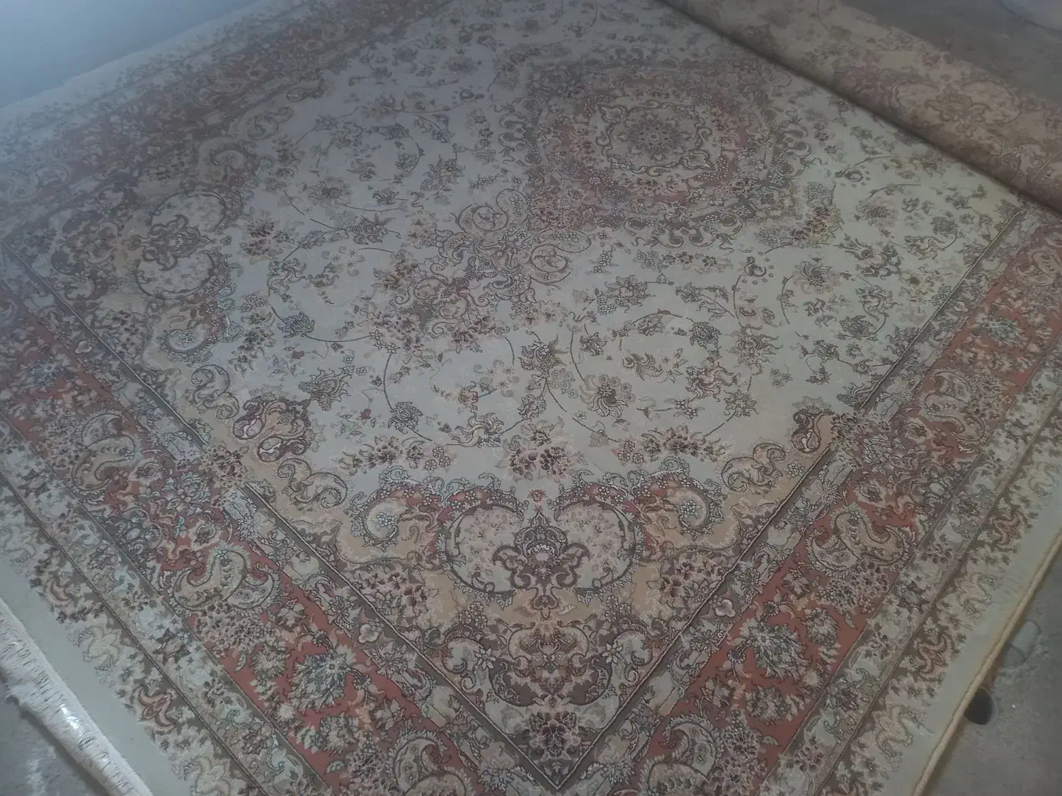 فرش ماشینی ۷۰۰ شانه در حد نو ۹ متری|فرش|تبریز, |دیوار