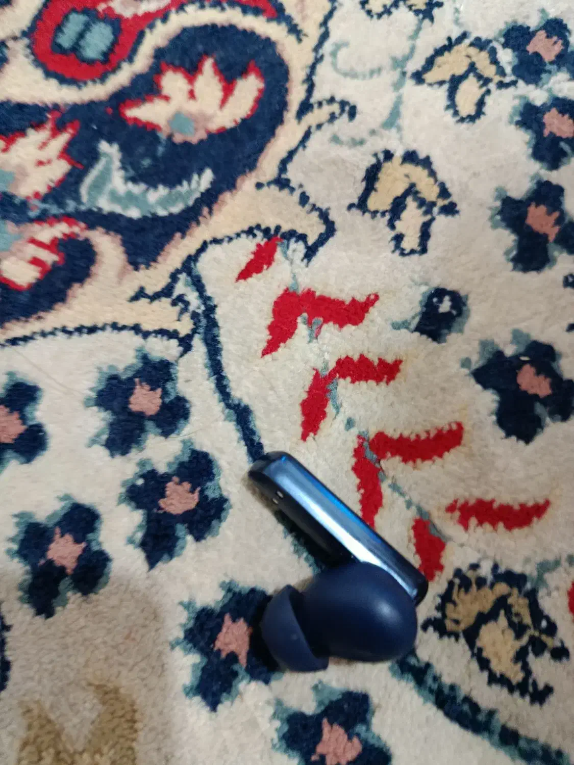 ایرپاد سمت چپ هالو|لوازم جانبی موبایل و تبلت|اصفهان, کوی امام|دیوار