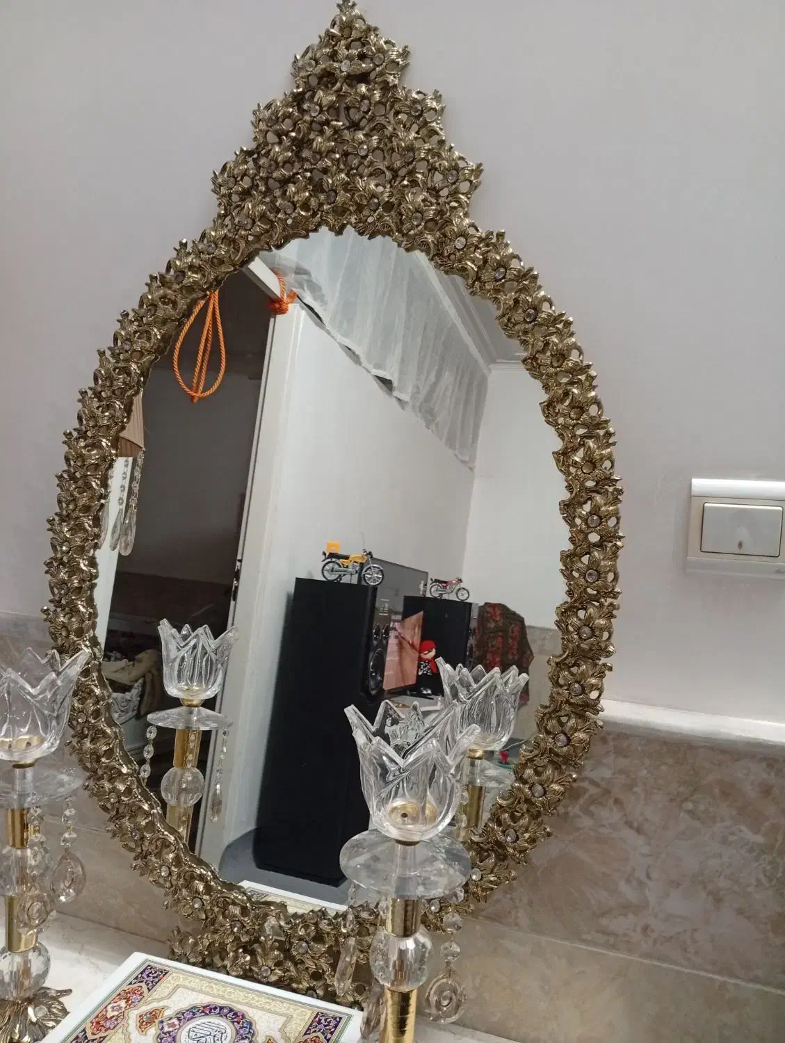 آینه و شمعدان|آینه|قم, سید معصوم|دیوار