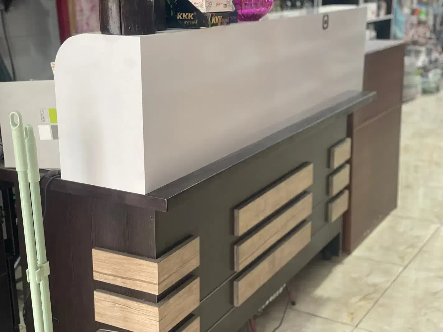 میز فروشگاهی(کانتر،کار)|فروشگاه و مغازه|لنجان, |دیوار