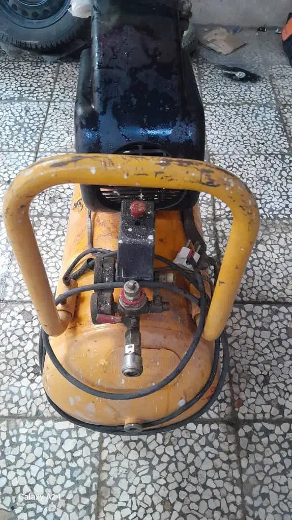 دو عدد کمپرسور باد|ماشینآلات صنعتی|دوگنبدان, |دیوار