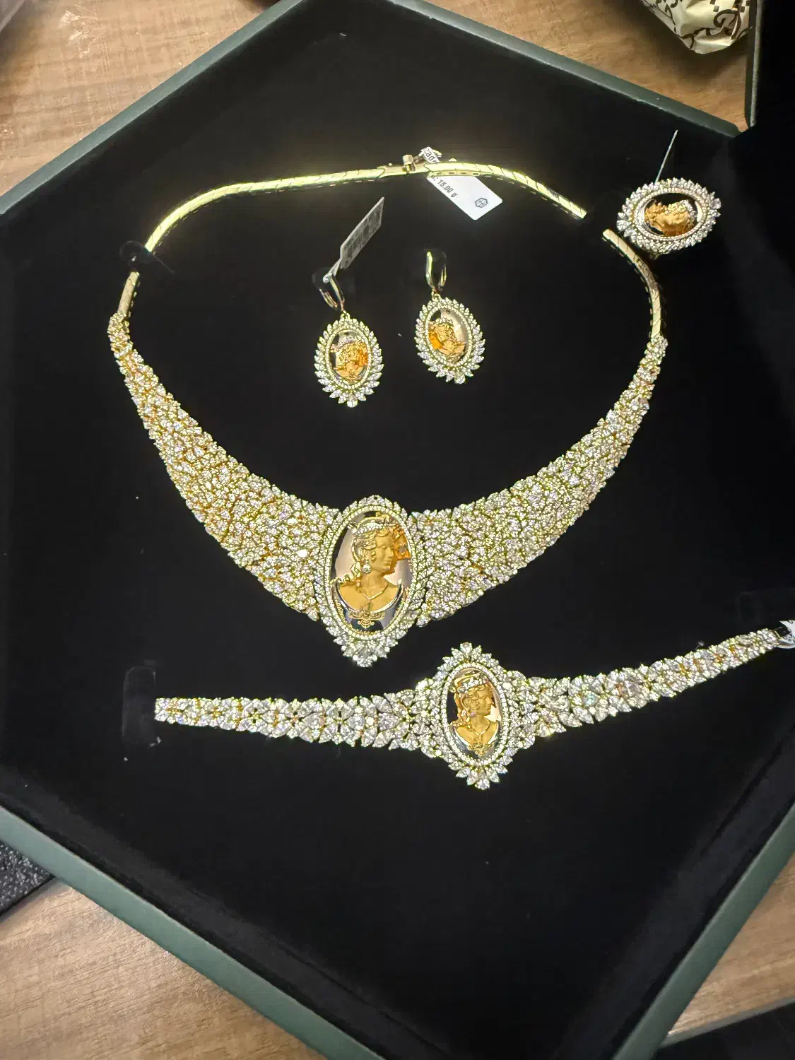 طلای.بدونه اجرت تاطلاهای لوکس|جواهرات|خرمدره, |دیوار