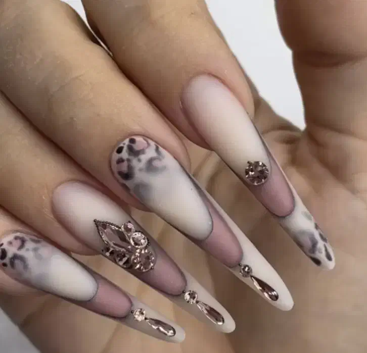 استخدام تعدادی خانم با آموزش کاشتناخن و مشتری باما|استخدام درمانی، زیبایی، بهداشتی|شهریار, شهریار|دیوار