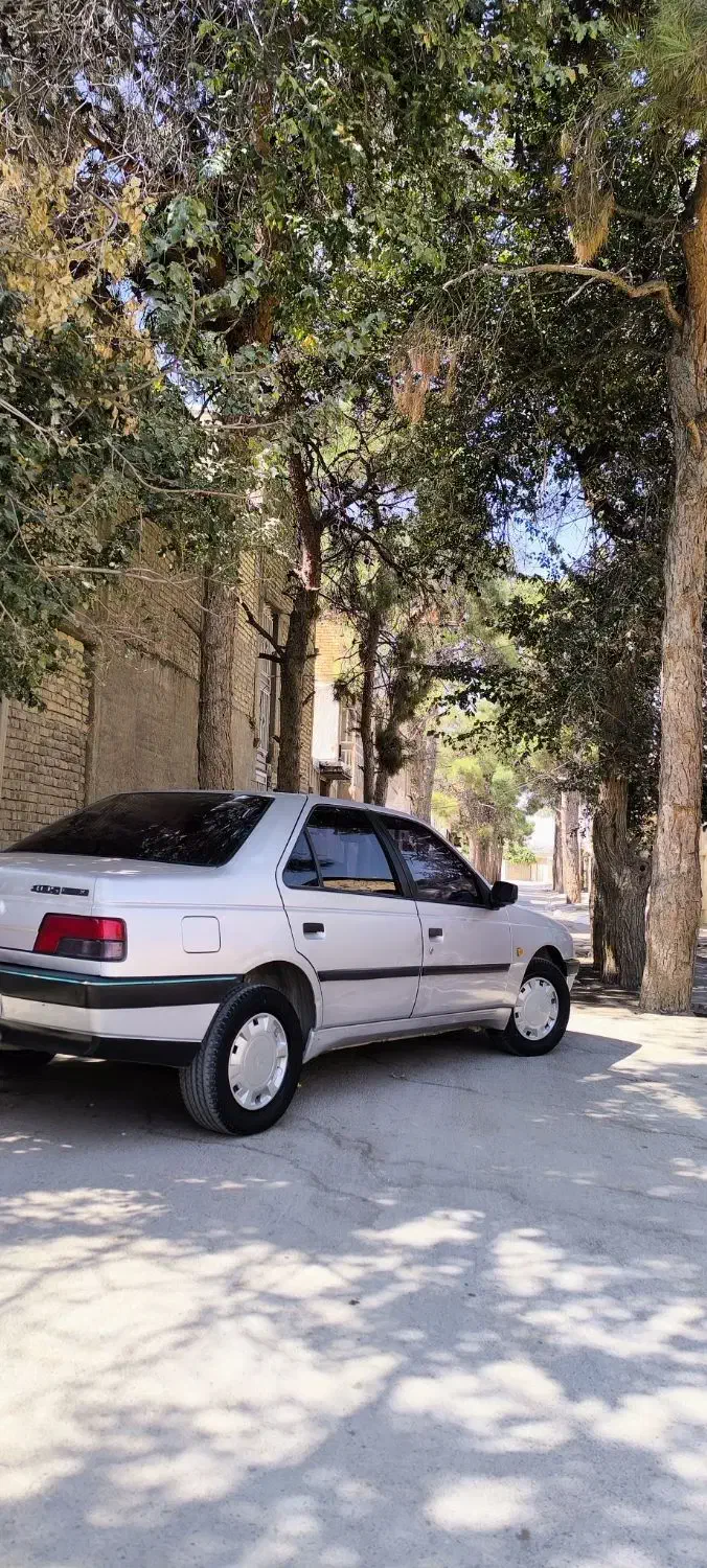 پژو 405 GLX - دوگانه سوز CNG، مدل ۱۳۹۰|خودرو سواری و وانت|شیراز, شهرک سراج‎|دیوار