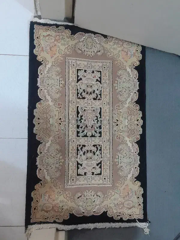 فرش|فرش|تهران, آذری|دیوار