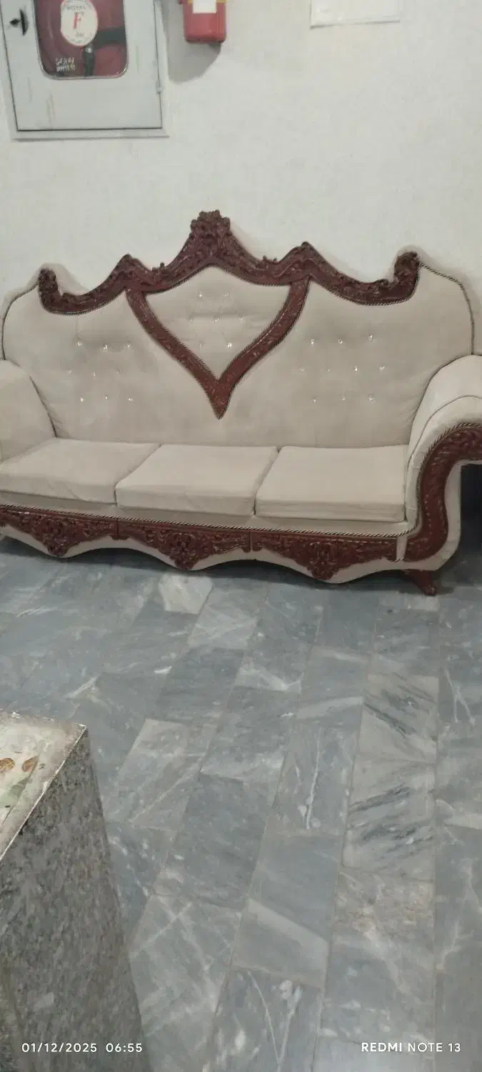 مبل دست دوم|مبلمان خانگی و میز عسلی|فولادشهر, مسکن مهر فولادشهر|دیوار